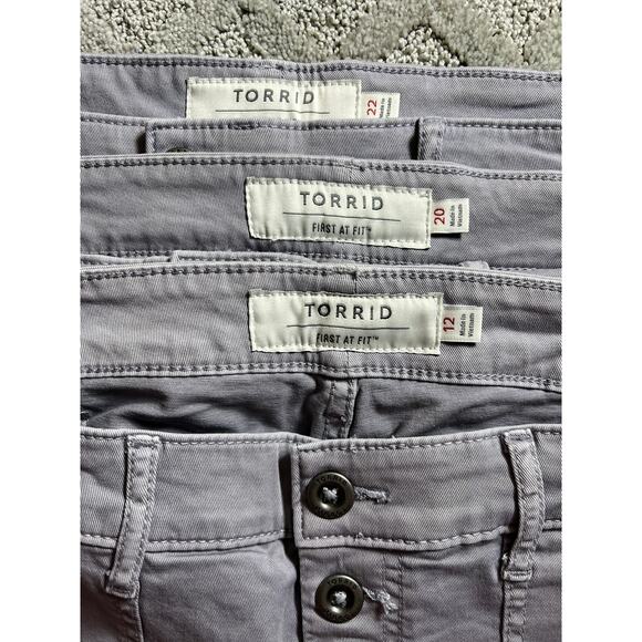 Torrid Shorts Womens 12 12W Gray Twill Utility Chino Mid Rise Expose Button Fly - Picture 2 of 8